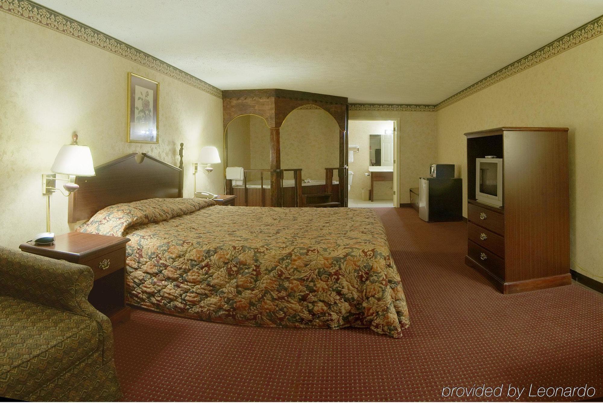 Americas Best Value Inn & Suites Mt. Pleasant Mount Pleasant Room photo